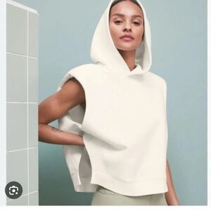 ALO Yoga Cream Sleeveless Hoodie